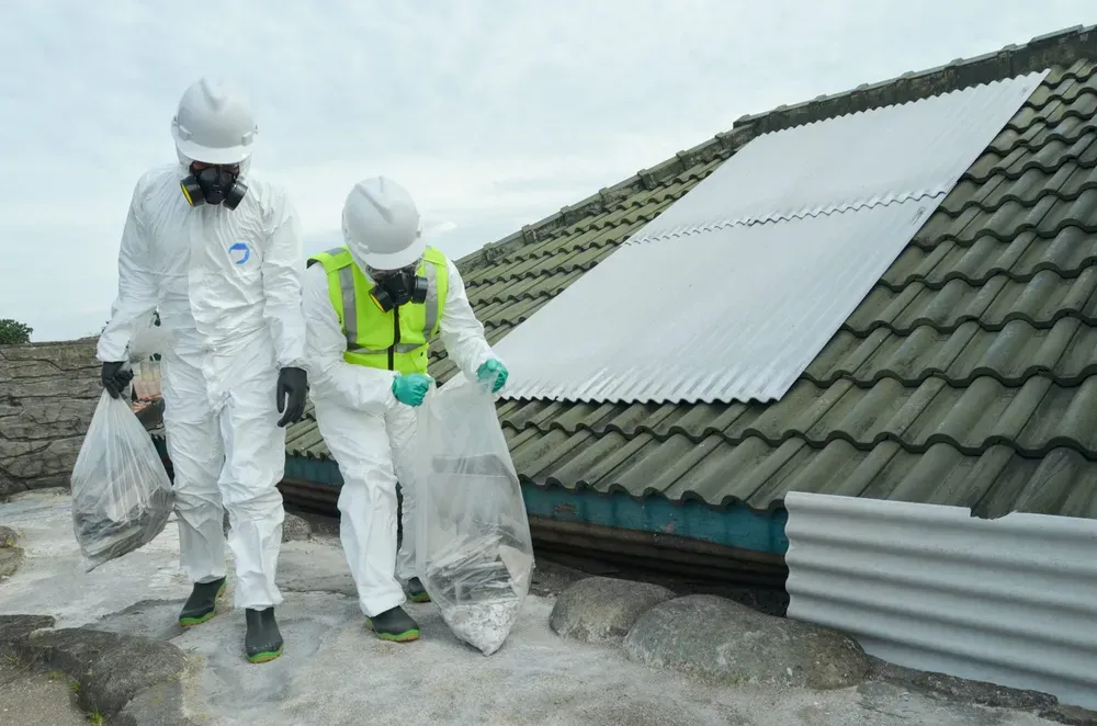 Asbestos roof removal — Toowoomba